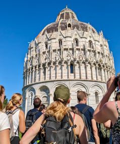 Baptisterium van Pisa bekijken